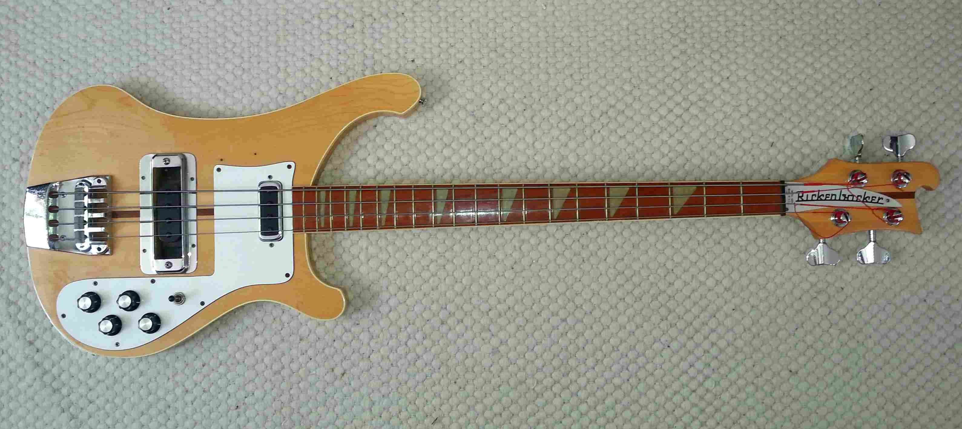 Rickenbacker 4001S